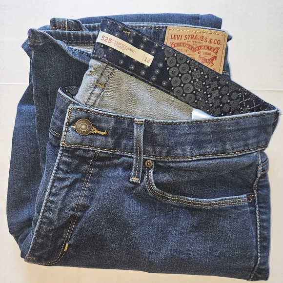 Levi's 525 Perfect Waist Straight Women's Jeans in Dark Blue - Picture 13 of 13